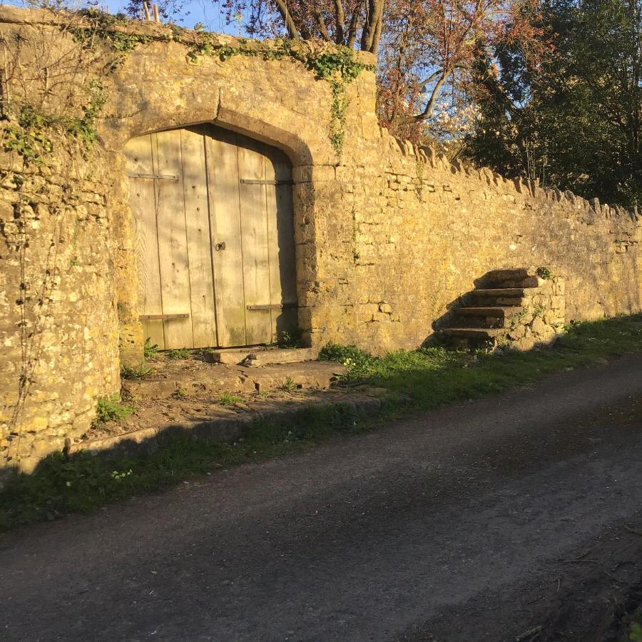 The Old Manor House Hotel Shepton Mallet Exterior photo